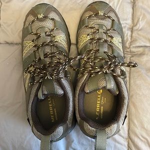 Woman's size 8 Merrell hiking shoes